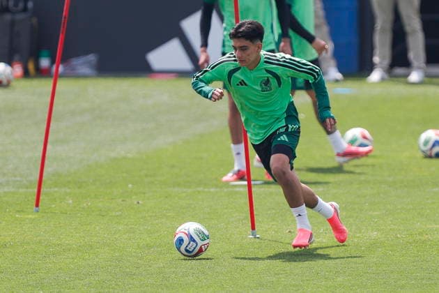 2026 FIFA World Cup, WM, Weltmeisterschaft, Fussball - Group A - Mexico s training session Mexico s Gilberto Mora takes part in a training session in Mexico City, Mexico, 23 June 2026. Mexico will face Czech Republic in their 2026 FIFA World Cup Group A soccer match on 25 June. Mexico City Mexico  Copyright: xISAACxESQUIVELx