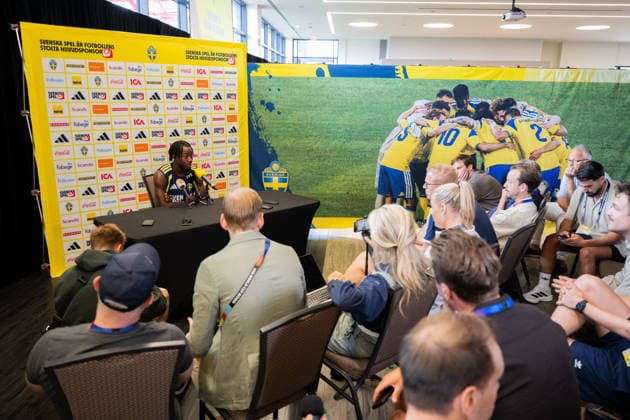 260623 Anthony Elanga of the Swedish men s national football team in the mixed zone after a training session during day 11 of the FIFA World Cup, WM, Weltmeisterschaft, Fussball 2026 on June 23, 2026 in Dallas. Photo: Petter Arvidson BILDBYRAN kod PA PA1251 fotboll football soccer fotball vm fotbolls-vm fotball-vm fotbolls-vm 2026 fifa world cup 2026 mixed zone sverige sweden sverige a day 13 bbeng *** June 23, 2026  Copyright: PETTERxARVIDSON BB260623PA120