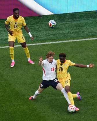 Anthony Gordon of England and Marvin Senaya of Ghana England v Ghana, 2026 FIFA World Cup, WM, Weltmeisterschaft, Fussball Group L, Football, Boston Stadium, Foxborough, Massachusetts, USA - 23 Jun 2026Foxborough Boston Stadium Massachusetts (MA) United States of America EDITORIAL USE ONLY No use with unauthorised audio, video, data, fixture lists, club league logos or live services. Online in-match use limited to 120 images, no video emulation. No use in betting, games or single club league player publications.  Copyright: xIsmaelxAdnan Shutterstockx 16956027be