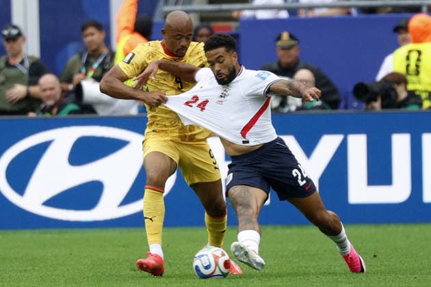 FIFA World Cup, WM, Weltmeisterschaft, Fussball 2026 - Group L - England vs Ghana Jordan Ayew of Ghana (L) in action against Reece James of England (R) during the FIFA World Cup 2026 group stage match England against Ghana, in Boston, Massachusetts, USA, 23 June 2026. Foxborough United States  Copyright: xGREGxM.xCOOPERx