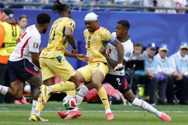 FOXBOROUGH - (LR) Jordan Ayew of Ghana, Ezri Konsa of England during the FIFA 2026 World Cup Group L match between England and Ghana at Boston Stadium on June 23, 2026, in Foxborough, United States. MAURICE VAN STEEN ANP FIFA World Cup, WM, Weltmeisterschaft, Fussball 2026 2026 xVIxANPxSportx xMauricexvanxSteenxIVx 561776981 originalFilename: 561776981.jpg