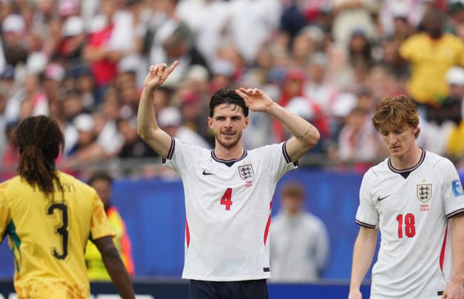 Declan Rice (England) gestures during England and Ghana, Group L FIFA World Cup, WM, Weltmeisterschaft, Fussball 2026, Boston Stadium, Boston, USA on June 23, 2026. Thor Wegner DeFodi Images. (Photo by DeFodi Images) - *** Declan Rice of England gestures during the match between England and Ghana in Group L of the 2026 FIFA World Cup at Boston Stadium in Boston, USA, on June 23, 2026. Photo by DeFodi Images (Thor Wegner),detected_source_language