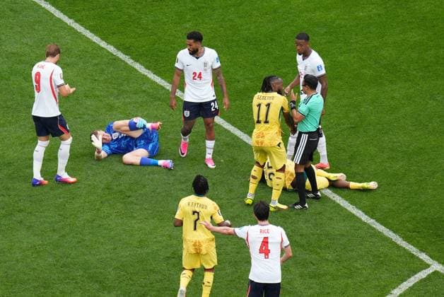 Antoine Semenyo of Ghana reacts to referee issuing England a free kick England v Ghana, 2026 FIFA World Cup, WM, Weltmeisterschaft, Fussball Group L, Football, Boston Stadium, Foxborough, Massachusetts, USA - 23 Jun 2026Foxborough Boston Stadium Massachusetts (MA) United States of America EDITORIAL USE ONLY No use with unauthorised audio, video, data, fixture lists, club league logos or live services. Online in-match use limited to 120 images, no video emulation. No use in betting, games or single club league player publications.  Copyright: xIsmaelxAdnan Shutterstockx 16956027dh