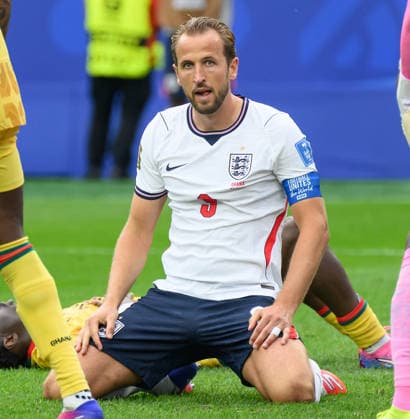 23 June 2026 - England v Ghana - Boston Stadium - 2026 World Cup - USA. 23 June 2026 - England v Ghana - Boston Stadium - 2026 World Cup - USA. Harry Kane drops to his knees in despair after missing a late chance. Picture : Mark Pain BOSTON USA  Copyright: xMarkxPainx