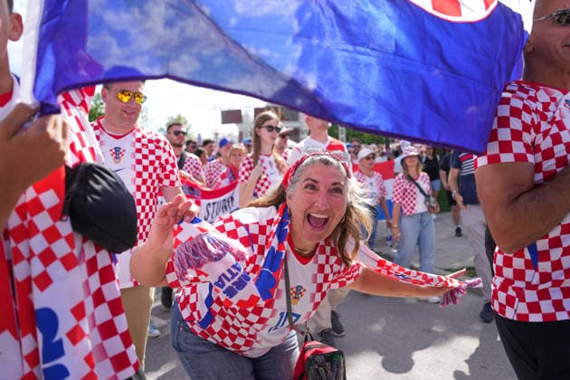 Panama v Croatia - 2026 FIFA World Cup, WM, Weltmeisterschaft, Fussball Group L Croatian fans arriving to the stadium before the 2026 FIFA World Cup Group L match between Panama and Croatia at Toronto Stadium. on June 23, 2026 in Toronto, Canada. (Photo by Leonardo Ramirez Eyepix Group) Copyright: xLeonardoxRamirezx xEyepixxGroupx LR23062026-00553