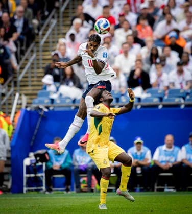 Boston, USA 23rd Jun 2026. Marcus Rashford (ENG) Caleb Yirenkyi (GHA) England - Ghana World Cup England - Ghana 22.06.2026 *** Boston, USA, June 23, 2026 Marcus Rashford ENG Caleb Yirenkyi GHA England Ghana World Cup England Ghana June 22, 2026,detected_source_language