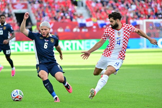 FIFA World Cup, WM, Weltmeisterschaft, Fussball 2026 - Group L - Panama vs Croatia Cristian Martinez of Panama (L) in action against Josko Gvardiol of Croatia (R) during the FIFA World Cup 2026 group stage match Panama against Croatia, in Toronto, Canada, 23 June 2026. TORONTO United States  Copyright: xEDUARDOxLIMAx