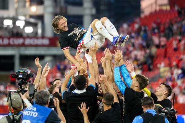 Panama v Croatia: Group L - FIFA World Cup, WM, Weltmeisterschaft, Fussball 2026 Luka Modric of Croatia celebrates with teammates after earning his 200th cap during the FIFA World Cup 2026 Group L match between Panama and Croatia at Toronto Stadium on June 23, 2026 in Toronto, Ontario.  SanjinxStrukic PIXSELL