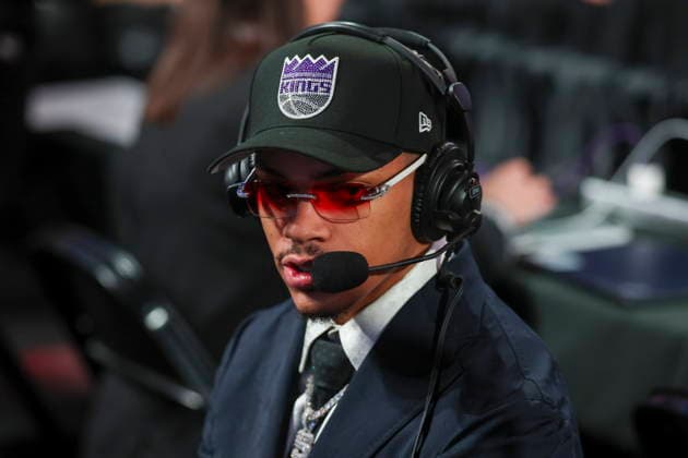 NBA, Basketball Herren, USA Draft round one at Barclays Center American basketball player Darius Acuff Jr. speaks to a reporter after he was drafted by the Sacramento Kings during the first round of the 2026 NBA Draft at the Barclays Center in the Brooklyn borough of New York, New York, USA, 23 June 2026. NEW YORK NEW YORK United States  Copyright: xSARAHxYENESELx