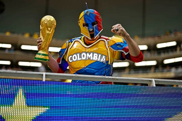 June 23, 2026, Guadalajara, Jalisco, Mexico: A Colombian fan poses for a photo with a replica of the FIFA World Cup, WM, Weltmeisterschaft, Fussball trophy moments before the match between Colombia and Congo DR for the 2st round of the group K of the FIFA World Cup 2026, at Guadalajara Stadium, in Guadalajara, Mexico on June 23, 2026. Photo: DiaEsportivo Guadalajara Mexico - ZUMAh208 20260623_zsp_h208_005 Copyright: xHeulerxAndreyx