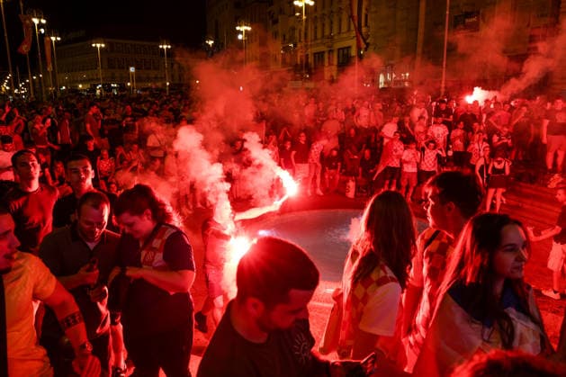 Celebration Croatia - Panama Croatian fans celebrate after the 1-0 win after the FIFA World Cup, WM, Weltmeisterschaft, Fussball 2026 Group L match between Panama and Croatia at Ban Jelacic Square in Zagreb, Croatia on June 24, 2026.  JosipxMikacic PIXSELL