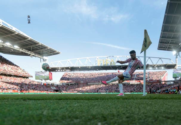 (260624) -- TORONTO, June 24, 2026 -- Marco Pasalic of Croatia takes a corner kick during the group L match between Croatia and Panama at the 2026 FIFA World Cup, WM, Weltmeisterschaft, Fussball at Toronto Stadium in Toronto, Canada, on June 23, 2026. (Photo by Xinhua) (SP)CANADA-TORONTO-FOOTBALL-FIFA WORLD CUP-GROUP L-CRO VS PAN ZouxZheng 