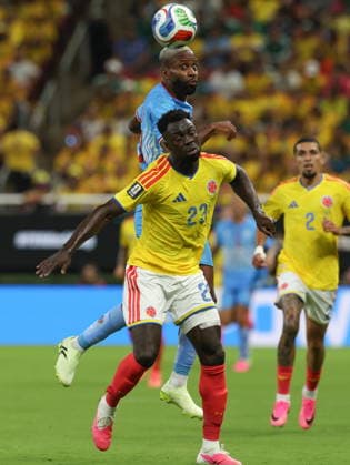 FIFA World Cup, WM, Weltmeisterschaft, Fussball 2026 - Group K - Colombia vs DR Congo Davinson Sanchez (down) of Colombia vies for the ball with Cedric Bakambu of DR Congo during the FIFA World Cup 2026 Group K match Colombia against DR Congo in Guadalajara, Mexico, 23 June 2026. GUADALAJARA Mexico  Copyright: xALEXxCRUZx