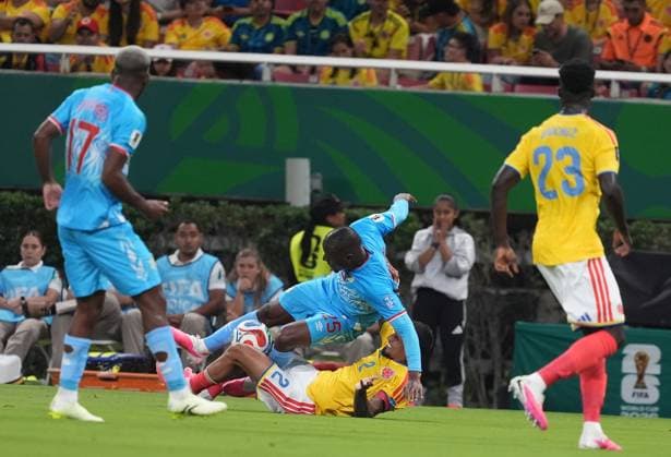Colombia v DR Congo - FIFA World Cup, WM, Weltmeisterschaft, Fussball 2026 - Group K ZAPOPAN, MEXICO - JUNE 23: Daniel Munoz (2) of Colombia in action against Edo Kayembe (25) of DR Congo during the 2026 FIFA World Cup First Stage Group K match between Colombia and DR Congo at Estadio Akron (Guadalajara Stadium) in Zapopan, Guadalajara, Mexico on June 23, 2026. Juancho Torres Anadolu Jalisco Mexico. Editorial use only. Please get in touch for any other usage.  Copyright: x2026xAnadoluxJuanchoxTorresx