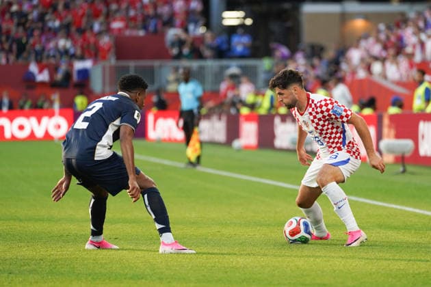 Panama v Croatia - 2026 FIFA World Cup, WM, Weltmeisterschaft, Fussball Group L Petar Musa 26 of Croatia and Cesar Blackman 02 of Panama battle for the ball during the 2026 FIFA World Cup Group L match between Panama and Croatia at Toronto Stadium. on June 23, 2026 in Toronto, Canada. (Photo by Leonardo Ramirez Eyepix Group) Copyright: xLeonardoxRamirezx xEyepixxGroupx LR23062026-09539