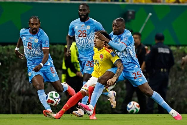 June 23, 2026, Guadalajara, Jalisco, Mexico: Gustavo Puerta of Colombia battles for possession ball with Samuel Moutoussamy and Edo Kayembe of Congo DR during the match between Colombia and Congo DR for the 2st round of the group K of the FIFA World Cup, WM, Weltmeisterschaft, Fussball 2026, at Guadalajara Stadium, in Guadalajara, Mexico on June 23, 2026. Photo: DiaEsportivo FIFA World Cup 2026, Colombia Vs Congo DR, Guadalajara, Mexico  - ZUMAh208 20260623_zsp_h208_009 Copyright: xHeulerxAndreyx
