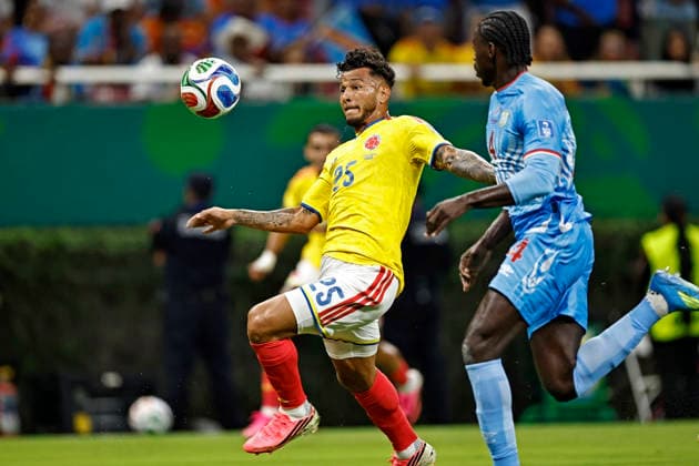 June 23, 2026, Guadalajara, Jalisco, Mexico: Luis Suarez of Colombia battles for possession ball with Axel Tuanzebe of Congo DR during the match between Colombia and Congo DR for the 2st round of the group K of the FIFA World Cup, WM, Weltmeisterschaft, Fussball 2026, at Guadalajara Stadium, in Guadalajara, Mexico on June 23, 2026. Photo: DiaEsportivo FIFA World Cup 2026, Colombia Vs Congo DR, Guadalajara, Mexico  - ZUMAh208 20260623_zsp_h208_019 Copyright: xHeulerxAndreyx