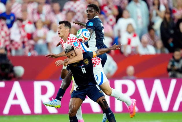 June 23, 2026, Toronto, On, CANADA: Croatia s Ante Budimir (11), Panama s Yoel Barcenas (11) and Panama s Jose Cordoba (3) vie for the ball during the second half of a World Cup Group L soccer match, in Toronto, on Tuesday, June 23, 2026. Canada News - June 23, 2026  - ZUMAc35_ 20260623_zaf_c35_249 Copyright: xFrankxGunnx