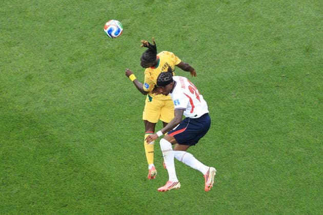 Football - FIFA World Cup, WM, Weltmeisterschaft, Fussball - Group L - England v Ghana 23rd June 2026 - FIFA World Cup - Group L - England v Ghana - Noni Madueke of England battles with Gideon Mensah of Ghana - Photo: Simon Stacpoole Offside. Foxborough USA *** Fußball – FIFA-Weltmeisterschaft, Gruppe L  Copyright: xSimonxStacpoolexOffside