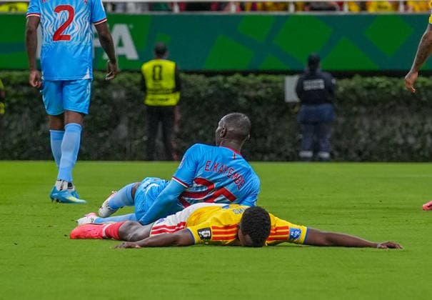 Colombia v DR Congo - FIFA World Cup, WM, Weltmeisterschaft, Fussball 2026 - Group K ZAPOPAN, MEXICO - JUNE 23: Edo Kayembe (25) of DR Congo falls down during the 2026 FIFA World Cup First Stage Group K match between Colombia and DR Congo at Estadio Akron (Guadalajara Stadium) in Zapopan, Guadalajara, Mexico on June 23, 2026. Juancho Torres Anadolu Jalisco Mexico. Editorial use only. Please get in touch for any other usage.  Copyright: x2026xAnadoluxJuanchoxTorresx