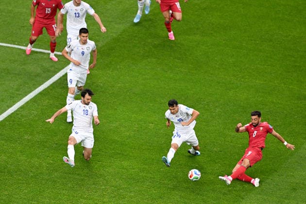(L-R) Odiljon Xamrobekov (UZB), Abdulla Abdullaev (UZB), Azizjon Ganiev (UZB), Bruno Fernandes (POR), JUNE 23, 2026 - Football Soccer : FIFA World Cup, WM, Weltmeisterschaft, Fussball 2026 Group K match between Portugal 5-0 Uzbekistan at Houston Stadium in Houston, Texas, USA.  aflo_335542098 KenjiroxMatsuox