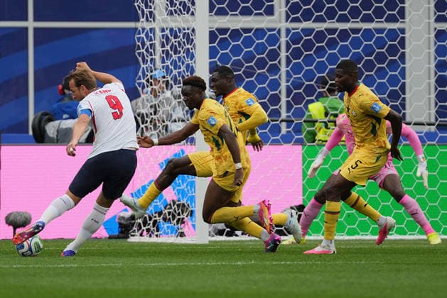 SOCCER - FIFA World Cup, WM, Weltmeisterschaft, Fussball - Group L - England vs. Ghana Photo by IPA ABACAPRESS.COM85995743 - Harry Kane of England takes a shot during the Group L match between England and Ghana at the FIFA World Cup in Boston, USA, on June 23, 2026 Boston  Copyright: xIPAxSport ABACAx