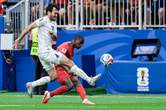 Nuno Mendes of Portugal (R) passes the ball under pressure from Abdulla Abdullaev of Uzbekistan (L) during a FIFA Men’s World Cup 2026 Group Stage football match between Portugal and Uzbekistan at Houston Stadium, in Houston on June 23th 2026 (Photo by Leo Barrilari SPP)  Copyright: xLeoxBarrilari SPPx Sportspressphoto_SPR174269
