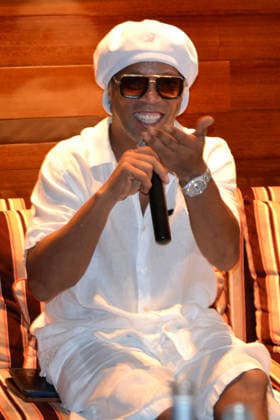 Brazilian soccer star Ronaldinho Gaúcho speaks during the announcement of his return to professional soccer at age 46 with Italy’s Ravenna FC in Miami, United States, 23 June 2026. New colors, same smile. Soccer has always been a source of joy for me, and I’m excited to bring that spirit to Ravenna. Let the magic begin! said the international legend during a presentation in South Florida. Ronaldinho announces in Miami that he is returning to professional soccer with the Italian club Ravenna !ACHTUNG: NUR REDAKTIONELLE NUTZUNG!  Copyright: xAntonixBelchix AME3857 20260624-55020689024_1