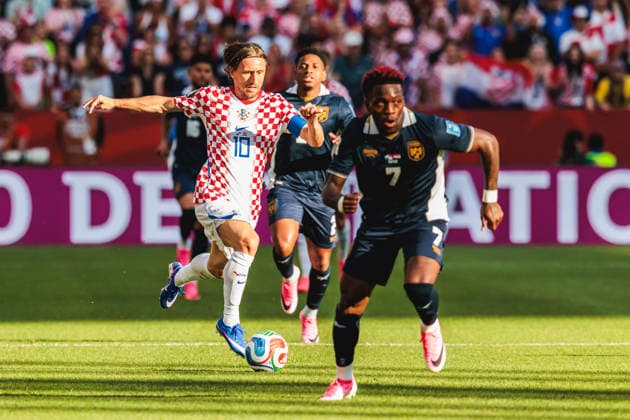 TORONTO, ON - JUNE 23: Midfielder Luka Modric (10) of Croatia and midfielder Jose Luis Rodriguez (7) of Panama are seen during the first half of the FIFA World Cup, WM, Weltmeisterschaft, Fussball 2026 Group L match between Panama and Croatia on June 23, 2026, at Toronto Stadium in Toronto, ON. (Photo by Mathew Tsang Icon Sportswire) SOCCER: JUN 23 FIFA World Cup 26 Group L - Panama vs Croatia EDITORIAL USE ONLY Icon260623009