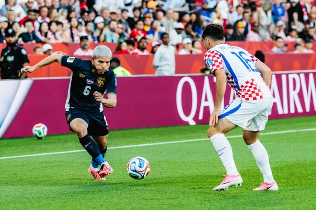 TORONTO, ON - JUNE 23: Midfielder Cristian Martinez (6) of Panama and midfielder Martin Baturina (16) of Croatia are seen during the second half of the FIFA World Cup, WM, Weltmeisterschaft, Fussball 2026 Group L match between Panama and Croatia on June 23, 2026, at Toronto Stadium in Toronto, ON. (Photo by Mathew Tsang Icon Sportswire) SOCCER: JUN 23 FIFA World Cup 26 Group L - Panama vs Croatia EDITORIAL USE ONLY Icon260623019