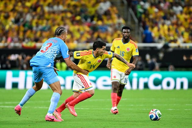 Gustavo Puerta of Colombia (C) runs with the ball under pressure from Steve Kapuadi of Congo DR (L) during a FIFA Men’s World Cup 2026 Group Stage football match between Colombia and Congo DR at Guadalajara Stadium, in Guadalajara on June 23th 2026 (Photo by Nayra Halm SPP)  Copyright: xNayraxHalm SPPx Sportspressphoto_SPR175043
