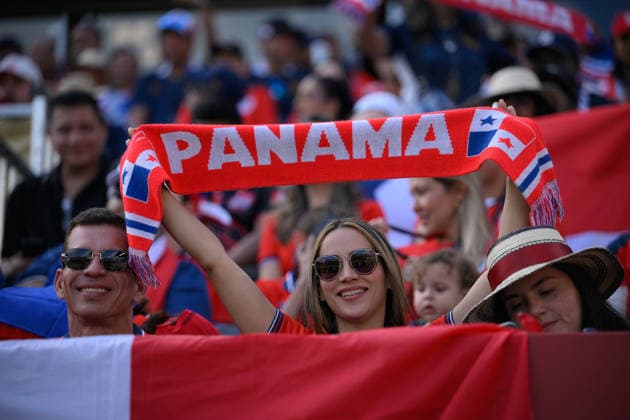 June 23, 2026, Toronto, Ontario, Canada: A fan of Team Panama shows her scarf before the 2026 FIFA World Cup, WM, Weltmeisterschaft, Fussball game between Panama and Croatia at Toronto Stadium. Croatia won the match 1-0. Sports News - June 23, 2026  - ZUMAv136 20260623_zsp_v136_003 Copyright: xJeffxVoganx