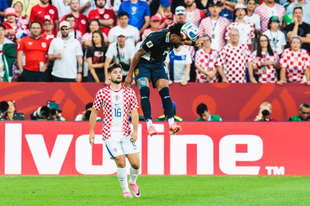 TORONTO, ON - JUNE 23: Defender Carlos Harvey (14) of Panama heads the ball as midfielder Martin Baturina (16) of Croatia looks on during the second half of the FIFA World Cup, WM, Weltmeisterschaft, Fussball 2026 Group L match between Panama and Croatia on June 23, 2026, at Toronto Stadium in Toronto, ON. (Photo by Mathew Tsang Icon Sportswire) SOCCER: JUN 23 FIFA World Cup 26 Group L - Panama vs Croatia EDITORIAL USE ONLY Icon260623045