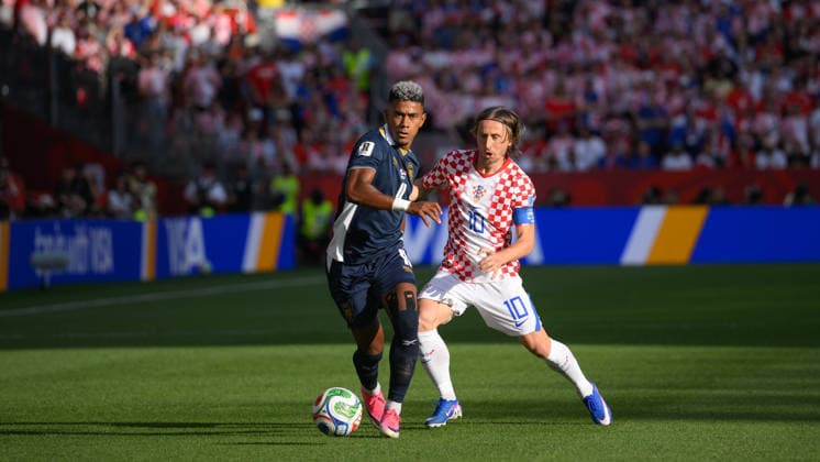 June 23, 2026, Toronto, Ontario, Canada: Edgar Yoel Barcenas ( 11) of Panama is pursued by Ante Budimir ( 10) of Croatia during the 2026 FIFA World Cup, WM, Weltmeisterschaft, Fussball game between Panama and Croatia at Toronto Stadium. Croatia won the match 1-0. Sports News - June 23, 2026  - ZUMAv136 20260623_zsp_v136_023 Copyright: xJeffxVoganx