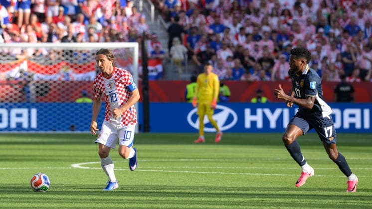 June 23, 2026, Toronto, Ontario, Canada: Ante Budimir ( 10) of Croatia is pursued by Jose Fajardo ( 17) of Panama during the 2026 FIFA World Cup, WM, Weltmeisterschaft, Fussball game between Panama and Croatia at Toronto Stadium. Croatia won the match 1-0. Sports News - June 23, 2026  - ZUMAv136 20260623_zsp_v136_043 Copyright: xJeffxVoganx