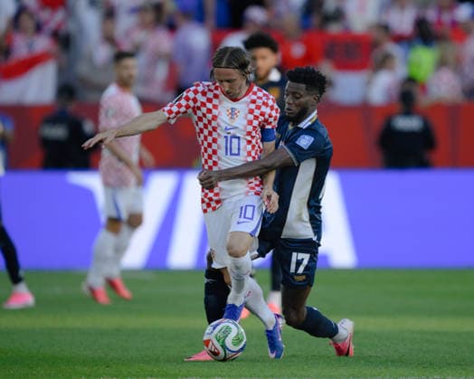 June 23, 2026, Toronto, Ontario, Canada: Ante Budimir ( 10) of Croatia is fouled by Jose Fajardo ( 17) of Panama during the 2026 FIFA World Cup, WM, Weltmeisterschaft, Fussball game between Panama and Croatia at Toronto Stadium. Croatia won the match 1-0. Sports News - June 23, 2026  - ZUMAv136 20260623_zsp_v136_060 Copyright: xJeffxVoganx