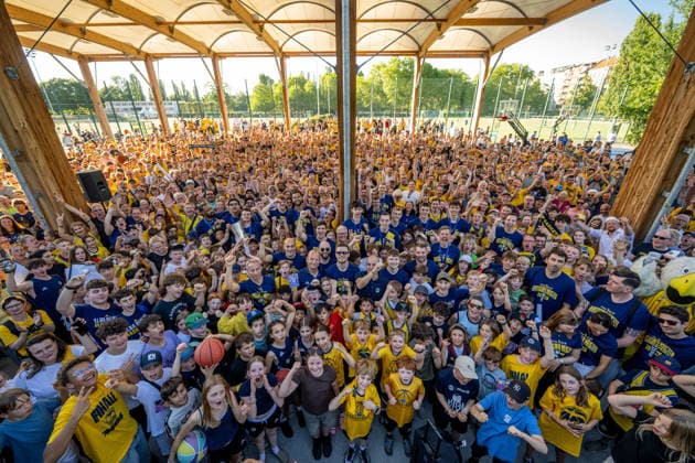 Basketball Berlin 23.06.2026 Saison 2025 2026 EasyCredit BBL 1. Bundesliga Alba Berlin ist Deutscher Meister 2026 Fanfest Team mit Fans mannschaft *** Basketball Berlin June 23, 2026 2025–2026 Season EasyCredit BBL 1 Bundesliga Alba Berlin is the 2026 German Champion Fan Festival Team with Fans,detected_source_language
