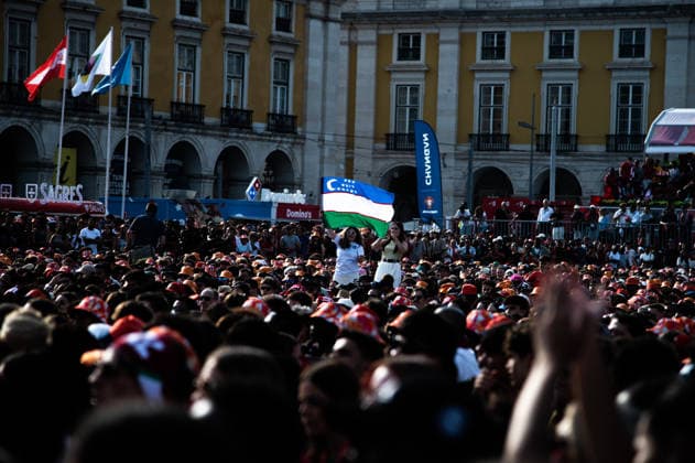 Portugal Fans Gather In Lisbon To Watch World Cup Match. Portuguese football supporters watch the FIFA World Cup, WM, Weltmeisterschaft, Fussball 2026 Group K match between Portugal and Uzbekistan on a giant screen at Terreiro do Paco (Praca do Comercio) in Lisbon, Portugal, on June 23, 2026. Lisbon Portugal  Copyright: xGabrielxBastosx originalFilename:mello-portugal251211_npGwD.jpg