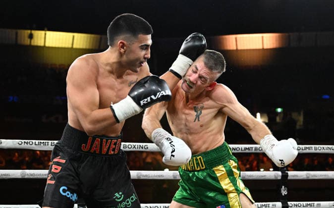 BOXING PARO CROCKER, Jack Javed (left) in action against Lance MacDonald (right) during their Super welterweight fight at Pat Rafter Arena in Brisbane, Wednesday, June 24, 2026. ( NO ARCHIVING, EDITORIAL USE ONLY BRISBANE QUEENSLAND AUSTRALIA  Copyright: xDARRENxENGLANDx 20260624130034417607
