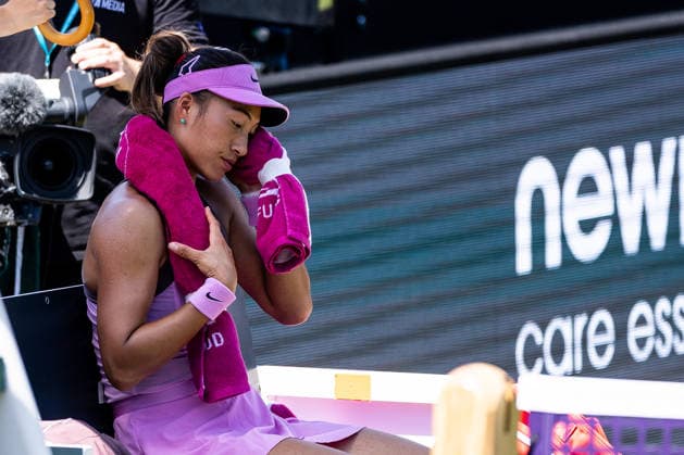 BAD HOMBURG, GERMANY - JUNE 24: Qinwen Zheng (CHN) cooling herself with a towel during the Bad Homburg Open powered by Solarwatt Singles match between Qinwen Zheng (CHN) vs Clara Tauson (DEN) at Kurpark Bad Homburg on June 24, 2026 in Bad Homburg, Germany. Hessen Germany Copyright: xSteffiexWunderlx