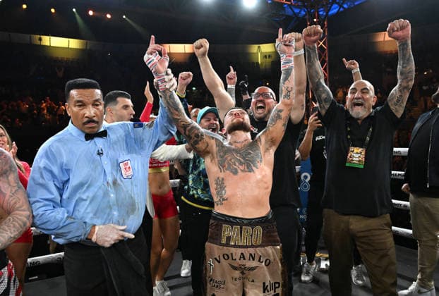 BOXING PARO CROCKER, Liam Paro (centre) of Australia celebrates winning the IBF Welterweight World Title against Lewis Crocker of Northern Ireland during the IBF Welterweight World Title fight at Pat Rafter Arena in Brisbane, Wednesday, June 24, 2026. ( NO ARCHIVING, EDITORIAL USE ONLY BRISBANE QUEENSLAND AUSTRALIA  Copyright: xDARRENxENGLANDx 20260624125423193726