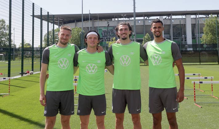 Die Neuzugaenge der Wolfsburger v.l. Hauke Wahl, Fabian Reese, Fraser Hornby und Robert Glatzel Fussball, Herren, Saison 2026 2027, 2. Bundesliga, VfL Wolfsburg , Saisonvorbereitung, Trainingsauftakt DFL REGULATIONS PROHIBIT ANY USE OF PHOTOGRAPHS AS IMAGE SEQUENCES AND OR QUASI-VIDEO. *** Wolfsburg s new signings: Hauke Wahl, Fabian Reese, Fraser Hornby, and Robert Glatzel; Soccer, Men s, 2026–2027 Season, 2. Bundesliga, VfL Wolfsburg, preseason, start of training. DFL REGULATIONS PROHIBIT ANY USE OF PHOTOGRAPHS AS IMAGE SEQUENCES AND OR QUASI-VIDEO