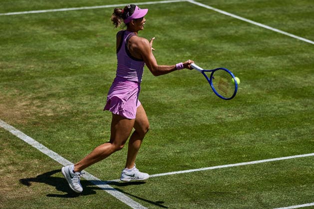 June 24, 2026, Bad Homburg, Hessen, Germany: Qinwen Zheng of China returns with forehand to Clara Tauson of Denmark during the BAD HOMBURG OPEN powered by SOLARWATTT- WTA500 - Womens Tennis, 24.6.2026 in Bad Homburg (Tennis-Club Bad Homburg), Germany - Photo: Tennis 2026: Bad Hombug Open - WTA500: TAUSON 5:7 6:4 6:2 ZHENG  - ZUMAs343 20260624_zsp_s343_043 Copyright: xMathiasxSchulzx