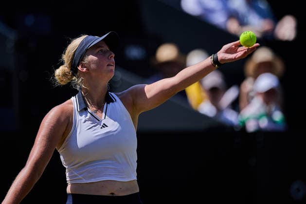 June 24, 2026, Bad Homburg, Hessen, Germany: Clara Tauson of Denmark serves to Qinwen Zheng of China during the BAD HOMBURG OPEN powered by SOLARWATTT- WTA500 - Womens Tennis, 24.6.2026 in Bad Homburg (Tennis-Club Bad Homburg), Germany - Photo: Tennis 2026: Bad Hombug Open - WTA500: TAUSON 5:7 6:4 6:2 ZHENG  - ZUMAs343 20260624_zsp_s343_055 Copyright: xMathiasxSchulzx