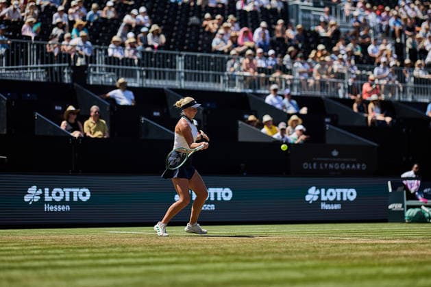 June 24, 2026, Bad Homburg, Hessen, Germany: Clara Tauson of Denmark returns with forehand to Qinwen Zheng of China during the BAD HOMBURG OPEN powered by SOLARWATTT- WTA500 - Womens Tennis, 24.6.2026 in Bad Homburg (Tennis-Club Bad Homburg), Germany - Photo: Tennis 2026: Bad Hombug Open - WTA500: TAUSON 5:7 6:4 6:2 ZHENG  - ZUMAs343 20260624_zsp_s343_056 Copyright: xMathiasxSchulzx