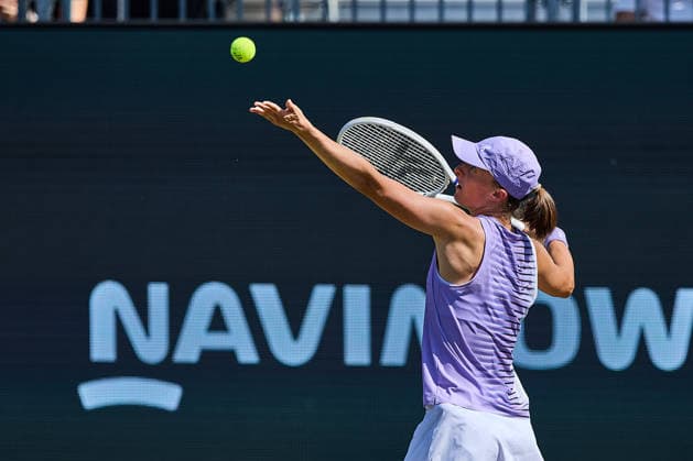 June 24, 2026, Bad Homburg, Hessen, Germany: Iga Swiatek of Poland serves to Emma Navarro of United States during the BAD HOMBURG OPEN powered by SOLARWATTT- WTA500 - Womens Tennis, 24.6.2026 in Bad Homburg (Tennis-Club Bad Homburg), Germany - Photo: Tennis 2026: Bad Hombug Open - WTA500: NAVARO Vs SWIATEK  - ZUMAs343 20260624_zsp_s343_073 Copyright: xMathiasxSchulzx