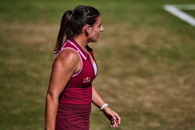 June 24, 2026, Bad Homburg, Hessen, Germany: Emma Navarro of United States is walking over the Court doing her Match against Iga Swiatek of Poland during the BAD HOMBURG OPEN powered by SOLARWATTT- WTA500 - Womens Tennis, 24.6.2026 in Bad Homburg (Tennis-Club Bad Homburg), Germany - Photo: Tennis 2026: Bad Hombug Open - WTA500: NAVARO Vs SWIATEK  - ZUMAs343 20260624_zsp_s343_079 Copyright: xMathiasxSchulzx