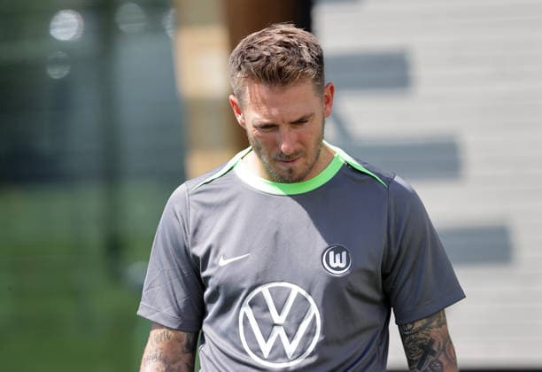 Trainer Tobias Strobl (VfL Wolfsburg) Fussball, Herren, Saison 2026 2027, 2. Bundesliga, VfL Wolfsburg , Saisonvorbereitung, Trainingsauftakt DFL REGULATIONS PROHIBIT ANY USE OF PHOTOGRAPHS AS IMAGE SEQUENCES AND OR QUASI-VIDEO. *** Coach Tobias Strobl, VfL Wolfsburg Soccer, Men s Team, 2026–2027 Season, 2. Bundesliga, VfL Wolfsburg, Preseason, Start of Training. DFL REGULATIONS PROHIBIT ANY USE OF PHOTOGRAPHS AS IMAGE SEQUENCES AND OR QUASI-VIDEO