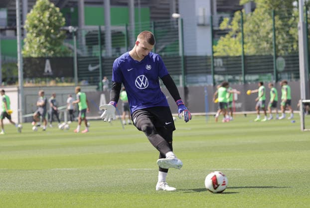 Henrik Fehr (VfL Wolfsburg) Fussball, Herren, Saison 2026 2027, 2. Bundesliga, VfL Wolfsburg , Saisonvorbereitung, Trainingsauftakt DFL REGULATIONS PROHIBIT ANY USE OF PHOTOGRAPHS AS IMAGE SEQUENCES AND OR QUASI-VIDEO. *** Henrik Fehr, VfL Wolfsburg Soccer, Men s Team, 2026–2027 Season, 2. Bundesliga, VfL Wolfsburg, Preseason, Start of Training. DFL REGULATIONS PROHIBIT ANY USE OF PHOTOGRAPHS AS IMAGE SEQUENCES AND OR QUASI-VIDEO