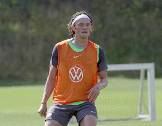 Fabian Reese (VfL Wolfsburg) Fussball, Herren, Saison 2026 2027, 2. Bundesliga, VfL Wolfsburg , Saisonvorbereitung, Trainingsauftakt DFL REGULATIONS PROHIBIT ANY USE OF PHOTOGRAPHS AS IMAGE SEQUENCES AND OR QUASI-VIDEO. *** Fabian Reese, VfL Wolfsburg Soccer, Men s Team, 2026–2027 Season, 2. Bundesliga, VfL Wolfsburg, Preseason, Start of Training DFL REGULATIONS PROHIBIT ANY USE OF PHOTOGRAPHS AS IMAGE SEQUENCES AND OR QUASI-VIDEO